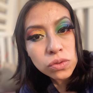 Meet your Posher, Ana